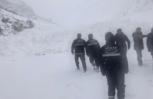 Van'da bir çığ olayı daha! Bu sefer Çatak ilçesine düştü