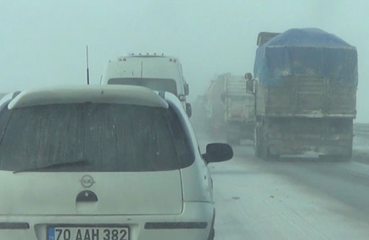 Konya-Afyonkarahisar kara yolunda zincirleme kaza: 15 yaralı