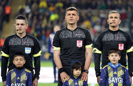 Fenerbahçeli hukukçulardan Ümit Öztürk'e suç duyurusu!