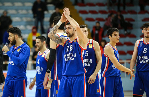 Anadolu Efes deplasmanda rahat kazandı