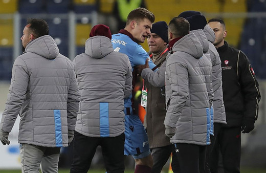 Baiano Alexander Sörloth'tan özür diledi