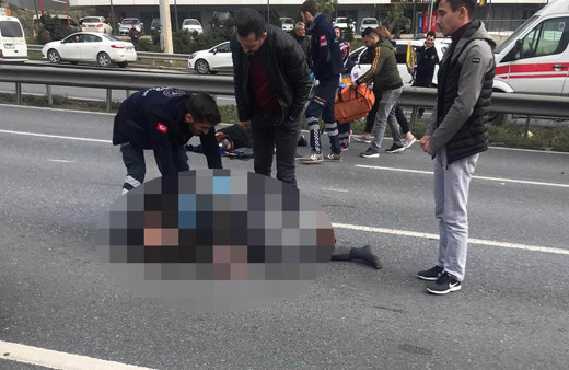 Esenyurt'ta karşıdan karşıya geçmek isteyen evli çift feci şekilde can verdi