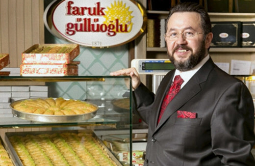 FETÖ üyeliğinden hapis yatan ünlü baklavacı Faruk Güllü’ye tahliye oldu