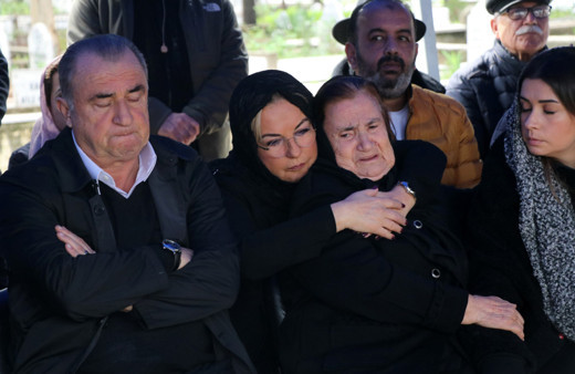 Fatih Terim'in eşi Fulya Terim aldığı haberle kahroldu annesi vefat etti