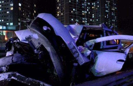 Başakşehir'de iki otomobil çarpıştı: 8 yaralı