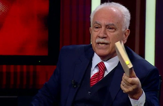 CNN Türk'te kaset kumpası ortalığı karıştırdı! Perinçek ve Saymaz birbirine girdi