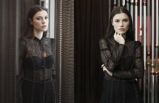 Arka Sokaklar dizisinin Zeliş'i Yüsra Geyik arabasında saldırıya uğradı