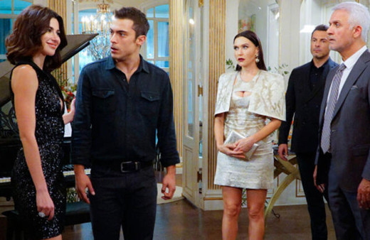 Yasak Elma dizisine Tuvana Türkay'ın ardından Hakan Karahan veda etti