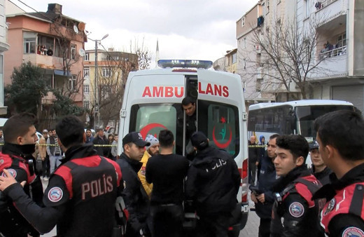 İstanbul Esenyurt'ta polislere bıçakla direnen cezaevi firarisi vurularak yakalandı