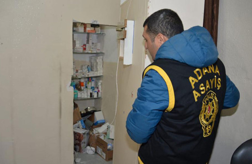 Adana'da gizli bölmeli kaçak hastaneye baskın doktorlar da sahte çıktı