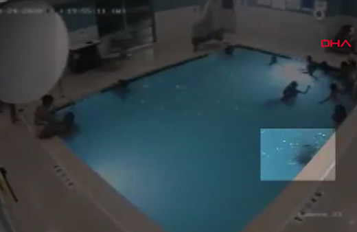 ABD'de havuzda yüzen çocuk boğulmaktan son anda kurtuldu!