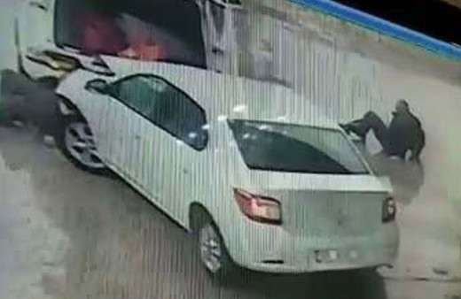 Aydın'da akaryakıt istasyonunda kaza anı güvenlik kamerasında