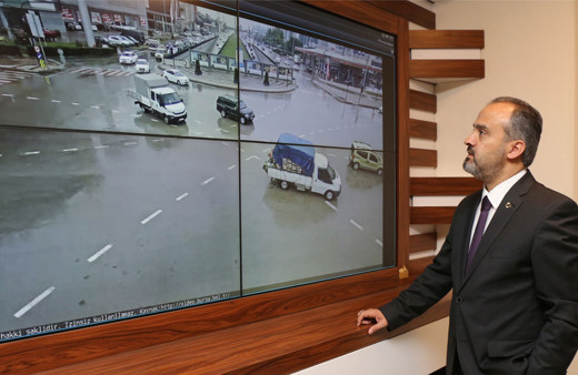 Bursa trafikte vites büyüttü