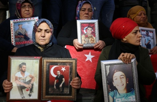 Diyarbakır'da bir aile daha çocuğuna kavuştu