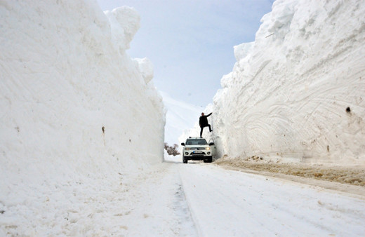Meteoroloji devamı geliyor dedi! Yüksekova'da 6 metre kar