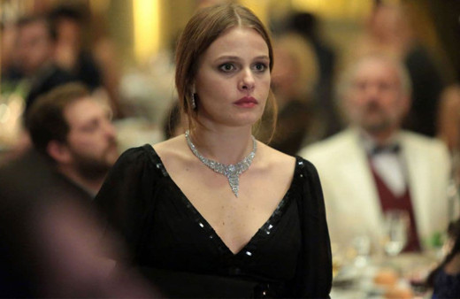 Sosyal medya paylaşımı dalga konusu olan Naz Elmas o fotoğrafı anında sildi