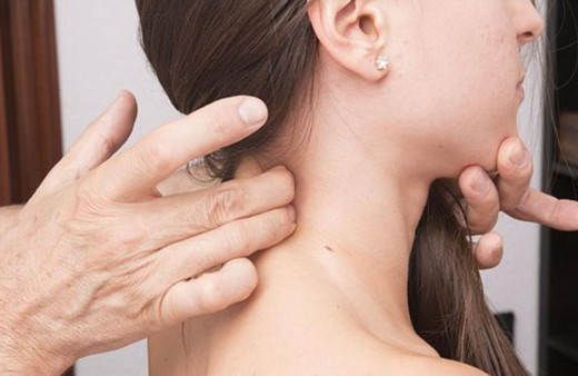 Kas seğirmesi nedir nörolojik bir hastalığın belirtisi olabilir!