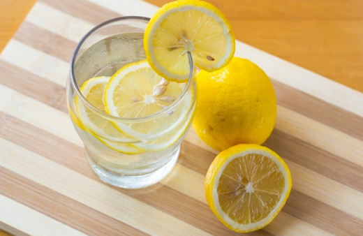 Limonlu su içmenin bu faydalarına inanamayacaksınız!