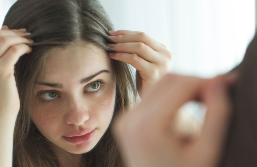 Saç dökülmesinin önüne nasıl geçilir düzleştiricinizi çöpe atın!