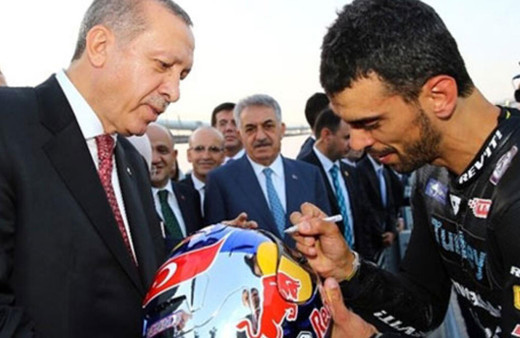 Kenan Sofuoğlu 3 aylık maaşını TBMM'ye bağışladı