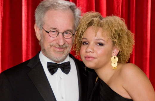Ünlü yönetmen Steven Spielberg'in kızı Mikaela porno yıldızı oldu babası destek verdi