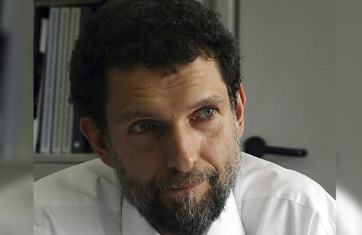 Cumhurbaşkanı Yardımcısı Oktay ve CHP'li vekil Özel arasında beddualı Osman Kavala gerginliği
