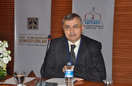 Rektör Ahmet Akgündüz FETÖ'den ceza alan Kavurmacı'ya sahip çıktı! Yaşayan evliya