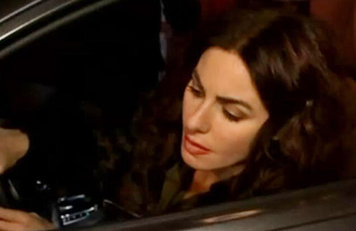 Defne Samyeli yanlışıkla kameramanın ayağını ezdi!