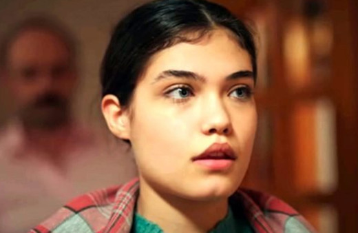 Zemheri'nin genç oyuncusu Aleyna Özgeçen Instagram pozlarıyla şaşırttı!