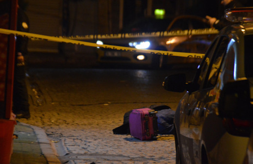 İstanbul Fatih’te birinci kattan düşen şahıs hayatını kaybetti