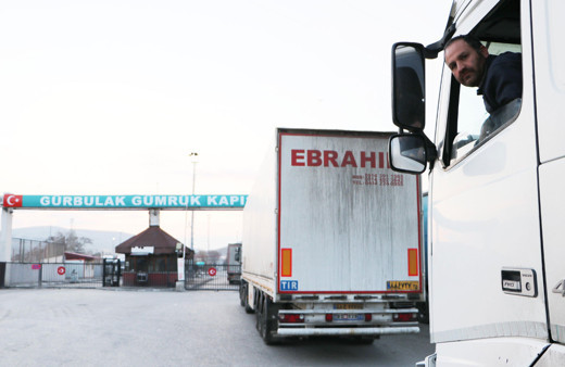 Gürbulak Sınır Kapısı kapandı TIR kuyruğu 5 kilometreyi geçti girenlere sıkı önlem