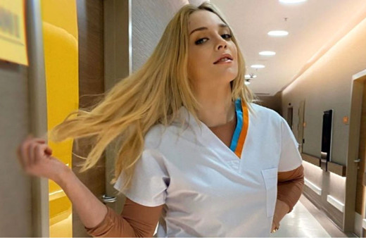 Mucize Doktor'un Açelya'sı Hayal Köseoğlu sınırları zorladı iç çamaşırsız olay pozlar