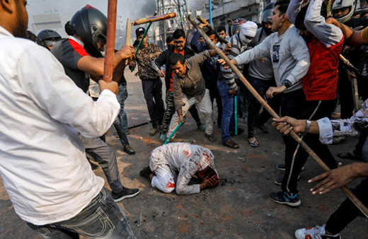 Donald Trump'ın ziyareti Hindistan'ı karıştırdı 3 kişi öldü çok sayıda yaralı var