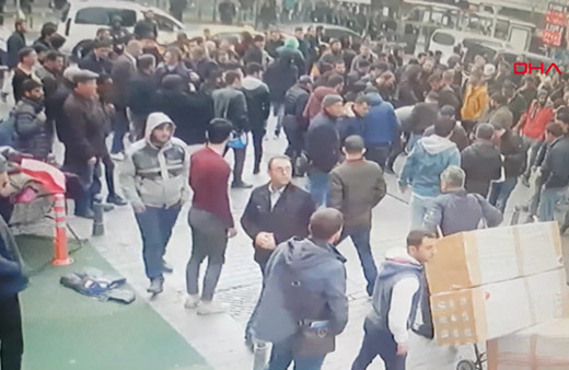 Fatih'te silahlı İran'lı gaspçılara meydan dayağı! Son anda polis kurtardı