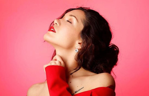 Çukur'un Nehir'i instagram pozları ile nefes kesti!