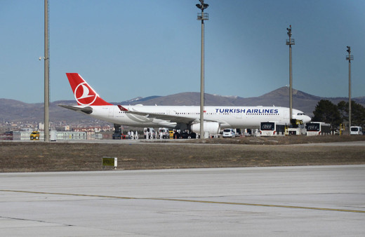 Ankara Esenboğa Havalimanı'nda İran uçağında koronavirüs paniği