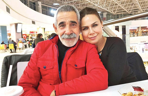 Zehra Tanülkü kimdir Turgay Tanülkü'nün eşi ne iş yapıyor?