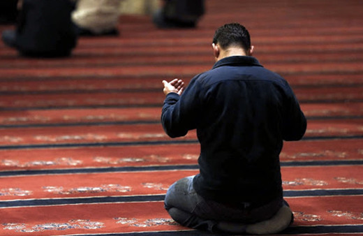 Cuma selası ve ezanı arasında okunacak dualar hangisi?