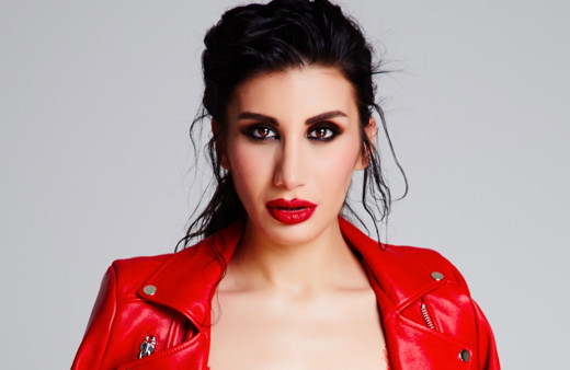 İrem Derici corona virüsün olduğu yerde konser verecek!