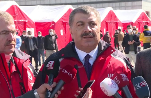 Sağlık Bakanı Koca sınırda açıklamalarda bulundu! Türk vatandaşlarını uyardı