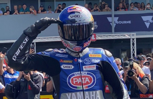 Toprak Razgatlıoğlu'ndan İdlib şehitleri için anlamlı hareket