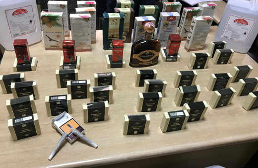 Manisa'da baharatçıda satışı yasak cinsel uyarıcı hap ele geçirildi