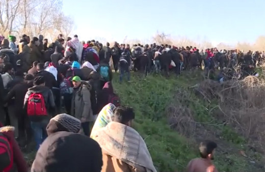 Yunan birlikleri göçmenlere ateş etti