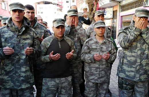 TSK'nın Bahar Kalkanı Operasyonu'na katılan askerler kurban kesilerek uğurlandı