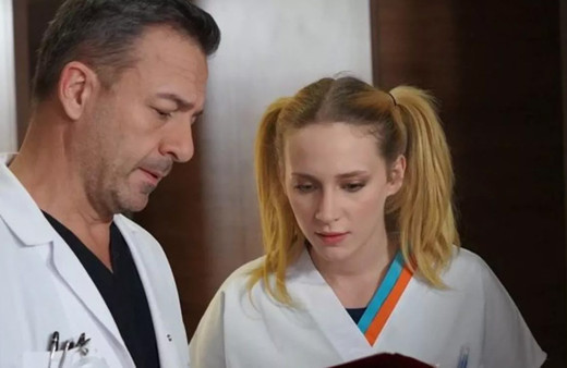 Mucize Doktor oyuncuları Hayal Köseoğlu Murat Aygen yazışması olay kriz mi çıktı