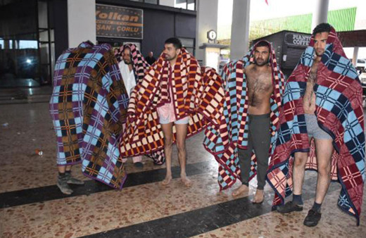 Yunan polisi göçmenleri dövüp, çıplak halde geri gönderdi