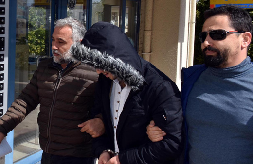 Bayrampaşa'da dergahtan çıkan gençleri bıçaklayan zanlı yakalandı