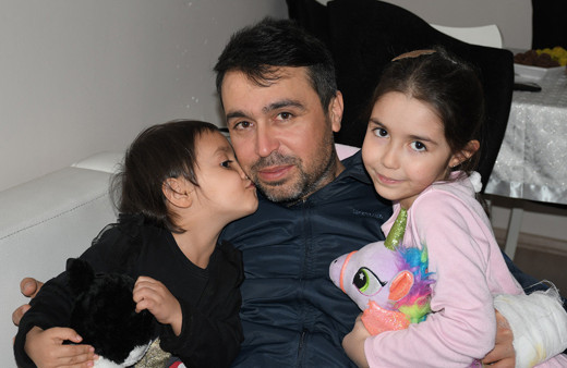 İdlib'de yaralanan yüzbaşı Mersin Tarsus’taki evine geldi