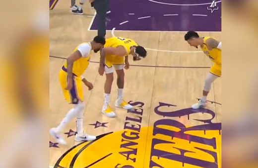 LeBron James logodan üçlüğü yolladı herkes şaştı kaldı