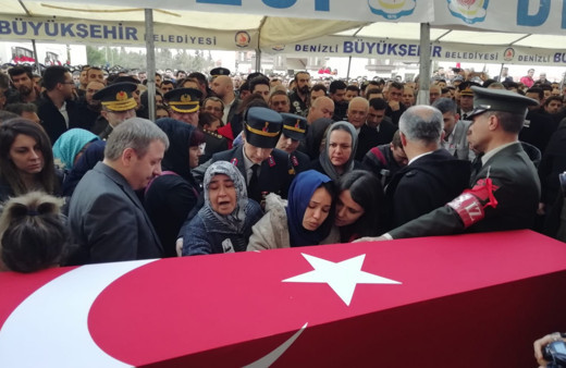 İdlib şehidi Armağan Akman'a veda! Annesinin sözleri yürekleri burktu